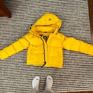 Aritia shorty superpuff yellow